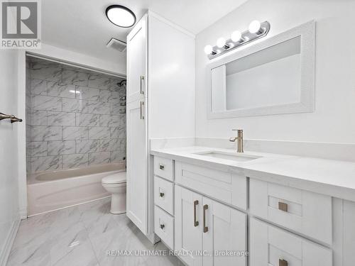 1255 Forestwood Drive, Mississauga, ON - Indoor Photo Showing Bathroom