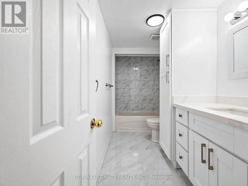 1255 Forestwood Drive, Mississauga, ON - Indoor Photo Showing Bathroom