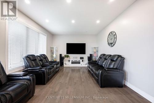 28 Sparrow Crescent, East Luther Grand Valley, ON - Indoor Photo Showing Living Room