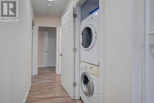 303 - 238 Doris Avenue, Toronto, ON - Indoor Photo Showing Laundry Room