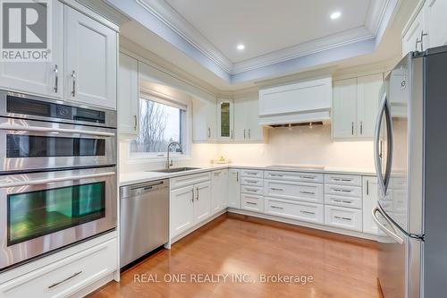 1564 Pinery Crescent, Oakville, ON - Indoor Photo Showing Kitchen With Stainless Steel Kitchen With Upgraded Kitchen