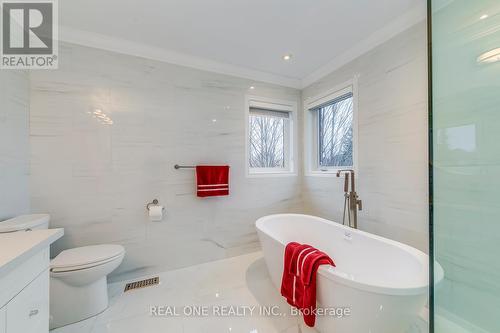 1564 Pinery Crescent, Oakville, ON - Indoor Photo Showing Bathroom