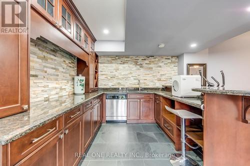 1564 Pinery Crescent, Oakville, ON - Indoor Photo Showing Kitchen