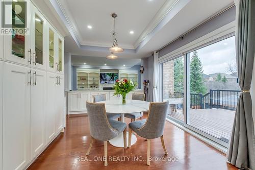 1564 Pinery Crescent, Oakville, ON - Indoor Photo Showing Dining Room