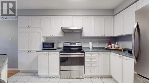 11 Mccreary Trail, Caledon, ON - Indoor Photo Showing Kitchen