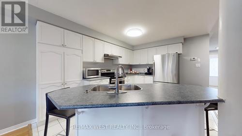 11 Mccreary Trail, Caledon, ON - Indoor Photo Showing Kitchen