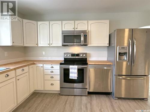 216 College Avenue E, Regina, SK - Indoor Photo Showing Kitchen With Stainless Steel Kitchen