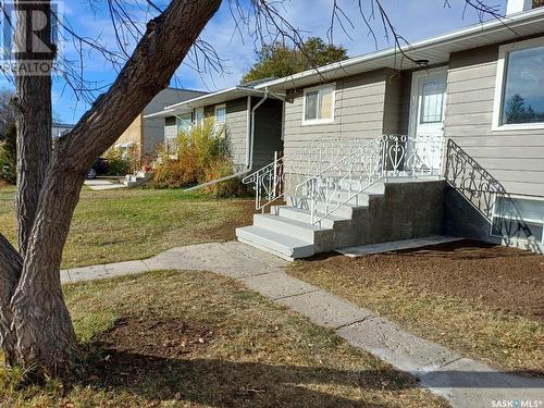 216 College Avenue E, Regina, SK - Outdoor