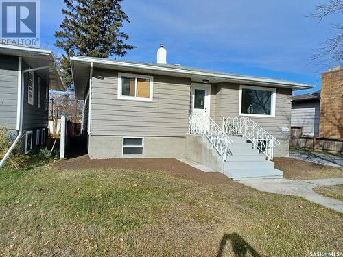 216 College Avenue E, Regina, SK - Outdoor