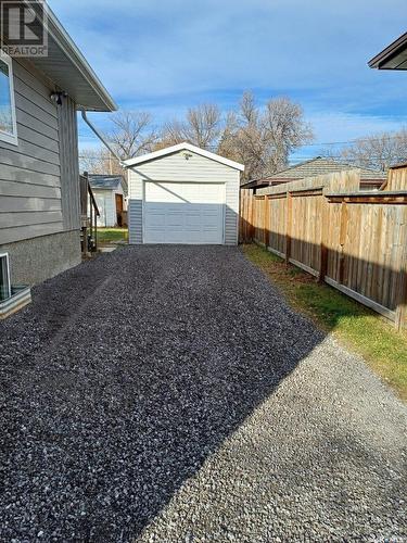 216 College Avenue E, Regina, SK - Outdoor