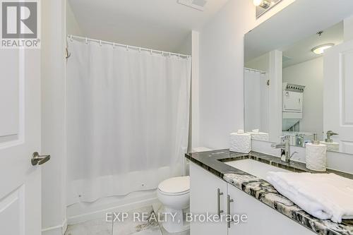 403 - 2490 Old Bronte Road, Oakville, ON - Indoor Photo Showing Bathroom