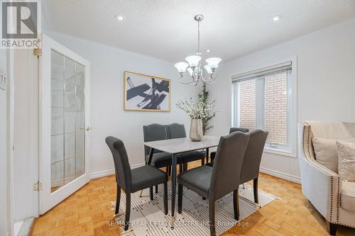 2485 Strathmore Crescent, Mississauga, ON - Indoor Photo Showing Dining Room