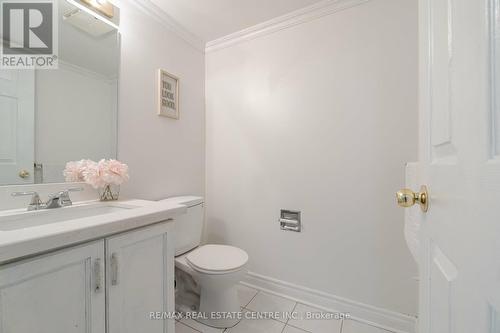 2485 Strathmore Crescent, Mississauga, ON - Indoor Photo Showing Bathroom