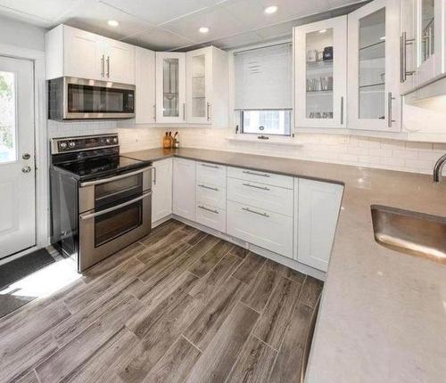 162 Hespeler Avenue, Winnipeg, MB - Indoor Photo Showing Kitchen