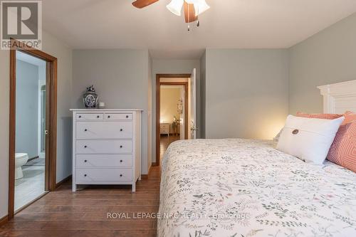 337 Pleasant Avenue N, Fort Erie, ON - Indoor Photo Showing Bedroom