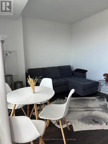 2901 - 101 Erskine Avenue, Toronto, ON - Indoor Photo Showing Living Room