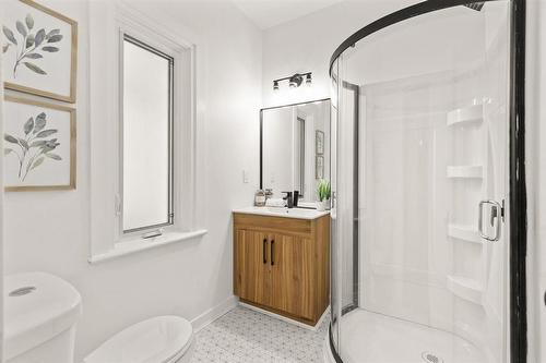 469 Gertrude Avenue, Winnipeg, MB - Indoor Photo Showing Bathroom