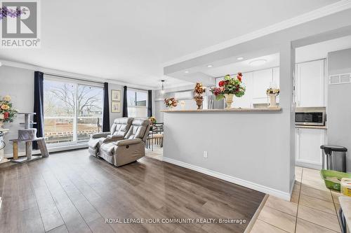 209 - 793 Colborne Street, Brantford, ON - Indoor Photo Showing Living Room