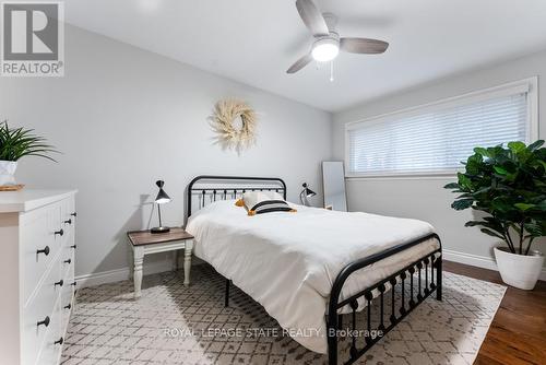 129 West 27Th Street, Hamilton, ON - Indoor Photo Showing Bedroom