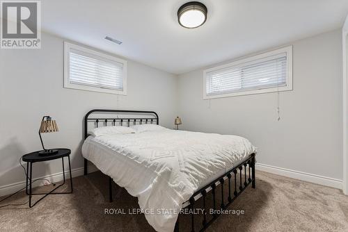 129 West 27Th Street, Hamilton, ON - Indoor Photo Showing Bedroom