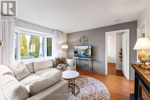 1 Lockwood Drive, Brighton, ON - Indoor Photo Showing Living Room