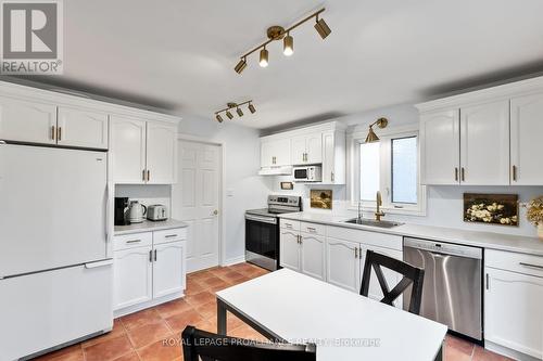 1 Lockwood Drive, Brighton, ON - Indoor Photo Showing Kitchen