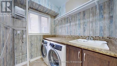 66 Faris Street, Bradford West Gwillimbury, ON - Indoor Photo Showing Laundry Room