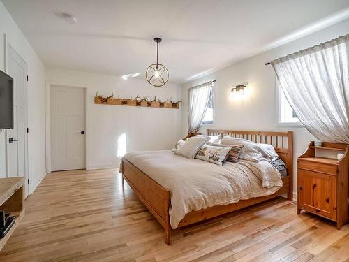 Chambre Ã  coucher principale - 1 Rue Des Trilliums, Gore, QC - Indoor Photo Showing Bedroom