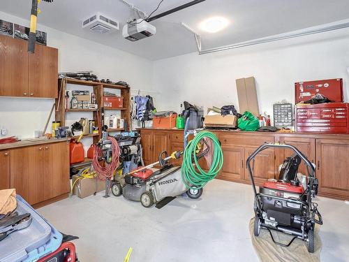 Garage - 1 Rue Des Trilliums, Gore, QC - Indoor Photo Showing Garage