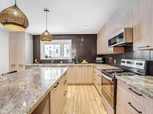 Cuisine - 1 Rue Des Trilliums, Gore, QC - Indoor Photo Showing Kitchen With Upgraded Kitchen