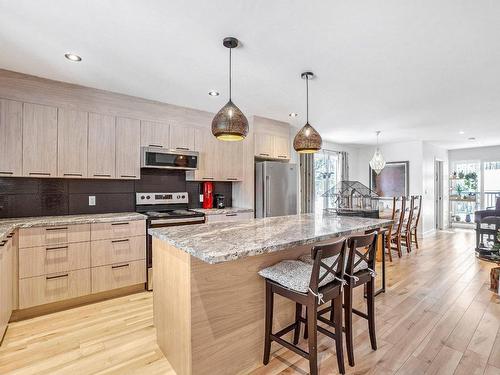 Cuisine - 1 Rue Des Trilliums, Gore, QC - Indoor Photo Showing Kitchen With Upgraded Kitchen