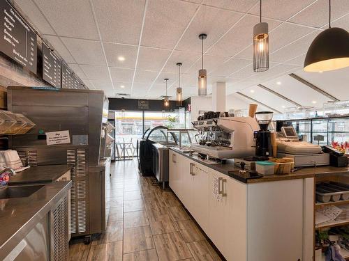 Commerce - 1364 Rue D'Acton, Acton Vale, QC - Indoor Photo Showing Kitchen