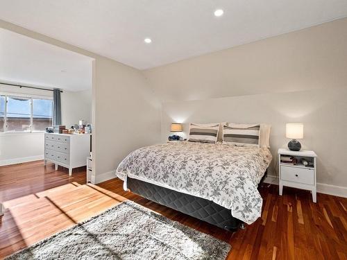 Chambre Ã  coucher principale - 25 Rue De Tanglewood, Kirkland, QC - Indoor Photo Showing Bedroom