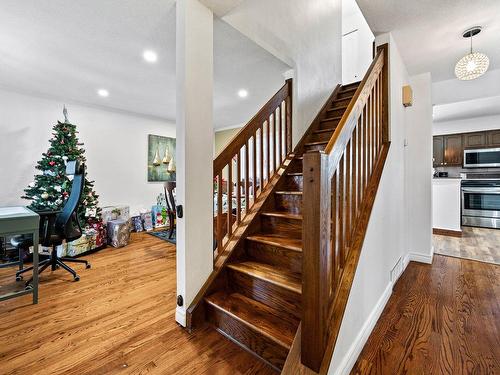 Escalier - 25 Rue De Tanglewood, Kirkland, QC - Indoor Photo Showing Other Room