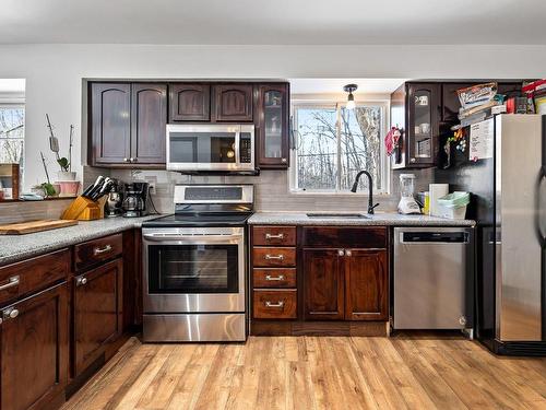 Cuisine - 25 Rue De Tanglewood, Kirkland, QC - Indoor Photo Showing Kitchen