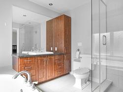 Ensuite bathroom - 