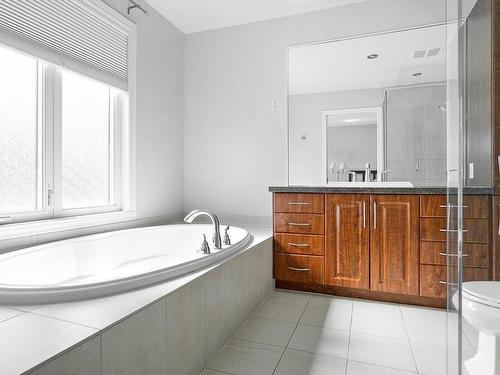 Ensuite bathroom - 4437Z Boul. Décarie, Montréal (Côte-Des-Neiges/Notre-Dame-De-Grâce), QC 