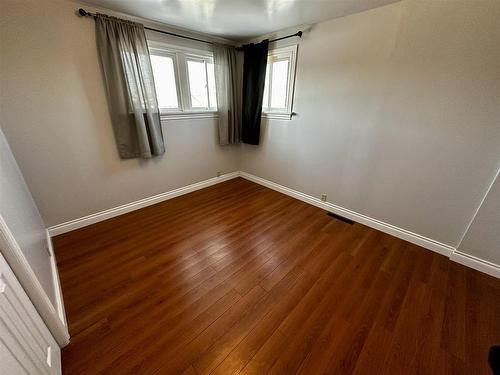 1312 Euclid Avenue, Thunder Bay, ON - Indoor Photo Showing Other Room