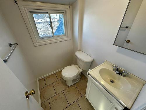 1312 Euclid Avenue, Thunder Bay, ON - Indoor Photo Showing Bathroom