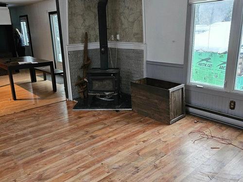 Living room - 1030 Rue Lefebvre, Shawinigan, QC - Indoor With Fireplace