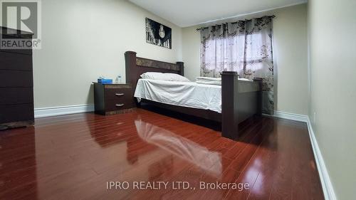 5060 Moulin Rouge Crescent, Mississauga, ON - Indoor Photo Showing Bedroom