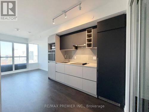 3608 - 319 Jarvis Street, Toronto, ON - Indoor Photo Showing Kitchen