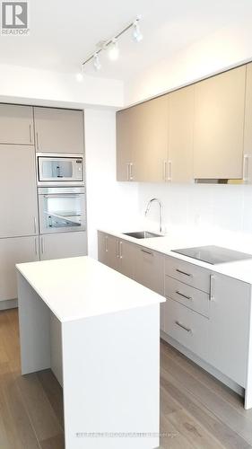 503 - 88 Cumberland Street, Toronto, ON - Indoor Photo Showing Kitchen