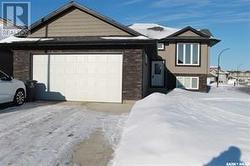 302 Lehrer MANOR  Saskatoon, SK S7R 0L4