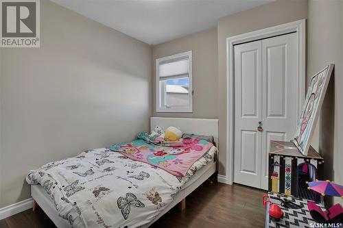 302 Lehrer Manor, Saskatoon, SK - Indoor Photo Showing Bedroom