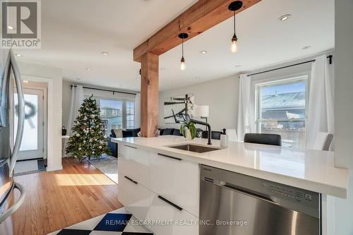 148 Churchill Road S, Halton Hills, ON - Indoor Photo Showing Kitchen With Upgraded Kitchen