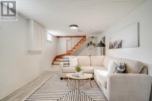 148 Churchill Road S, Halton Hills, ON - Indoor Photo Showing Living Room