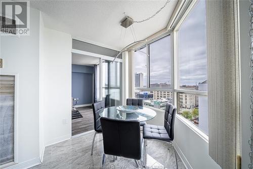 75 Riverside Drive Unit# 1403, Windsor, ON - Indoor Photo Showing Dining Room