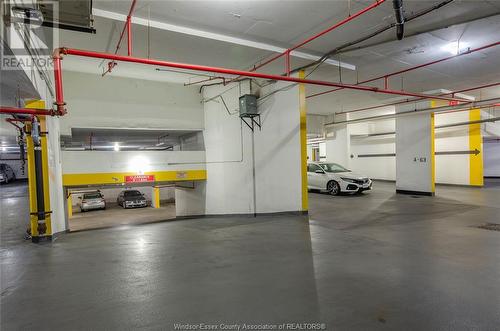 75 Riverside Drive Unit# 1403, Windsor, ON - Indoor Photo Showing Garage