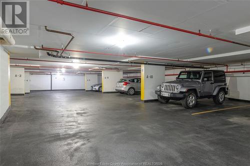 75 Riverside Drive Unit# 1403, Windsor, ON - Indoor Photo Showing Garage